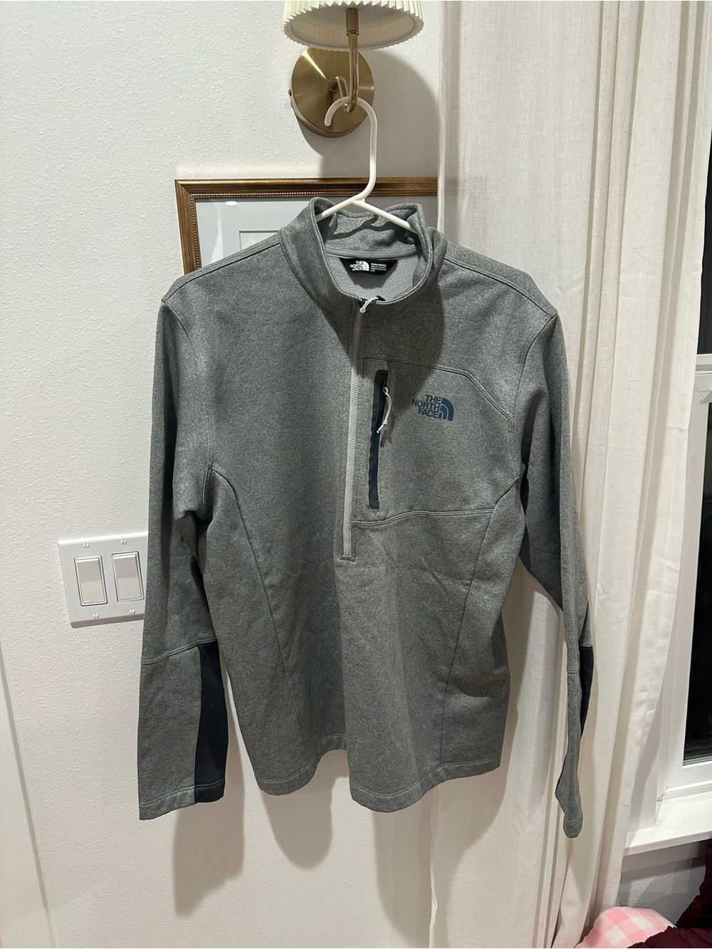 The North Face Men's Gray Half-Zip Pullover Fleece